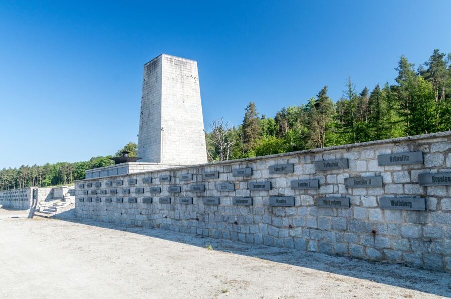Wroclaw: Day of WW2: Riese, Gross-Rosen, Ksiaz Castle - FAQ