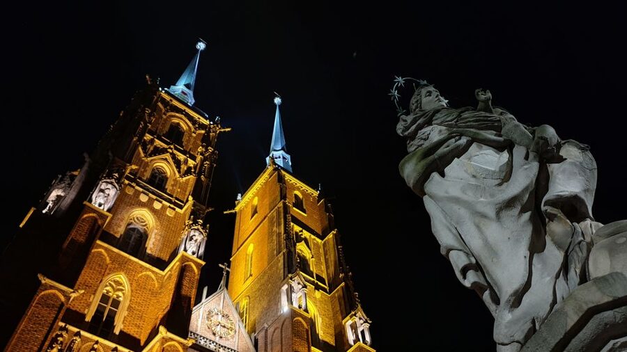 Wroclaw: Guided City Night Tour (2 hours) - Matthias Gymnasium, baroque garden moments, and the mart hall core