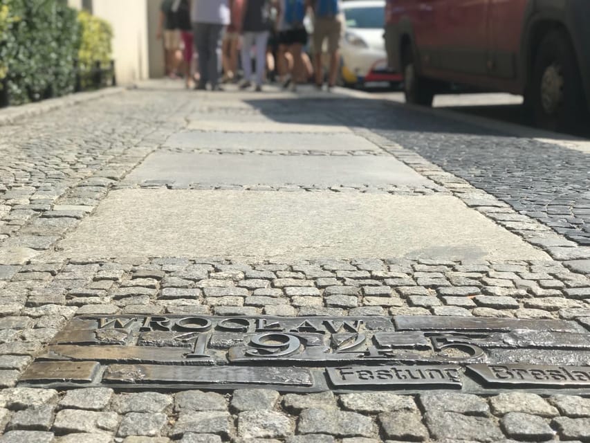 Wroclaw: Guided City Walk in Spanish - The gnomes of Wrocław: why they matter more than you think