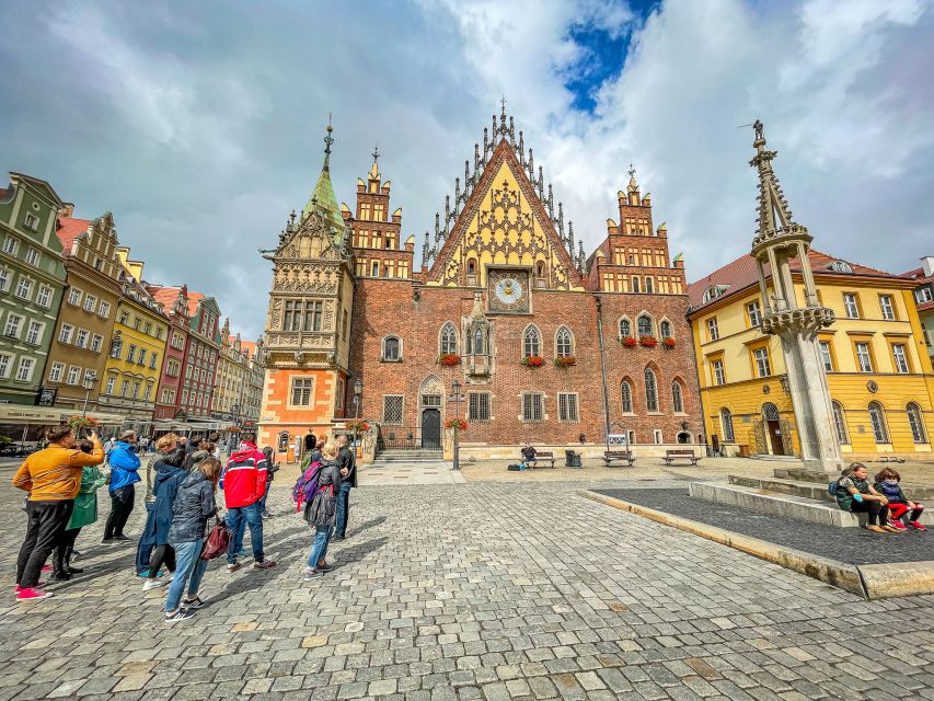 Wrocław: Old Town and Ostrów Tumski Walking Tour in English - Crossing toward Ostrów Tumski: counting bridges on purpose