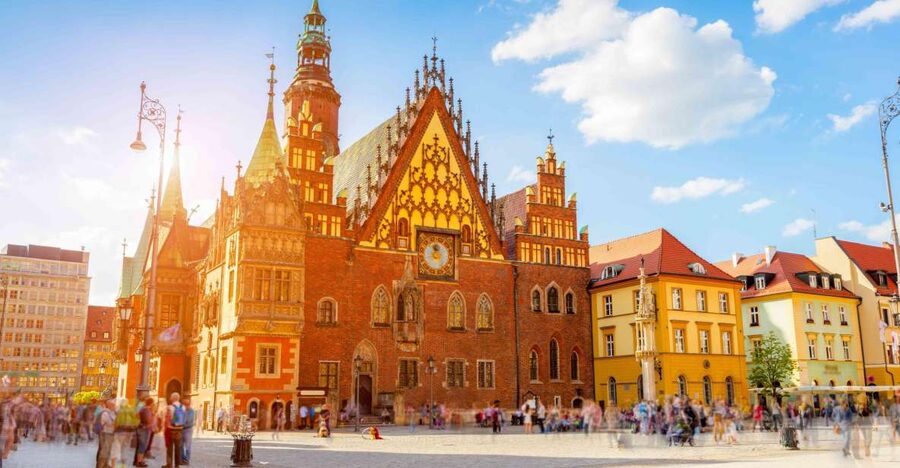 Wroclaw: Private 2-Hour Guided Tour - Skipping lines, short stops, and what “private” really means here