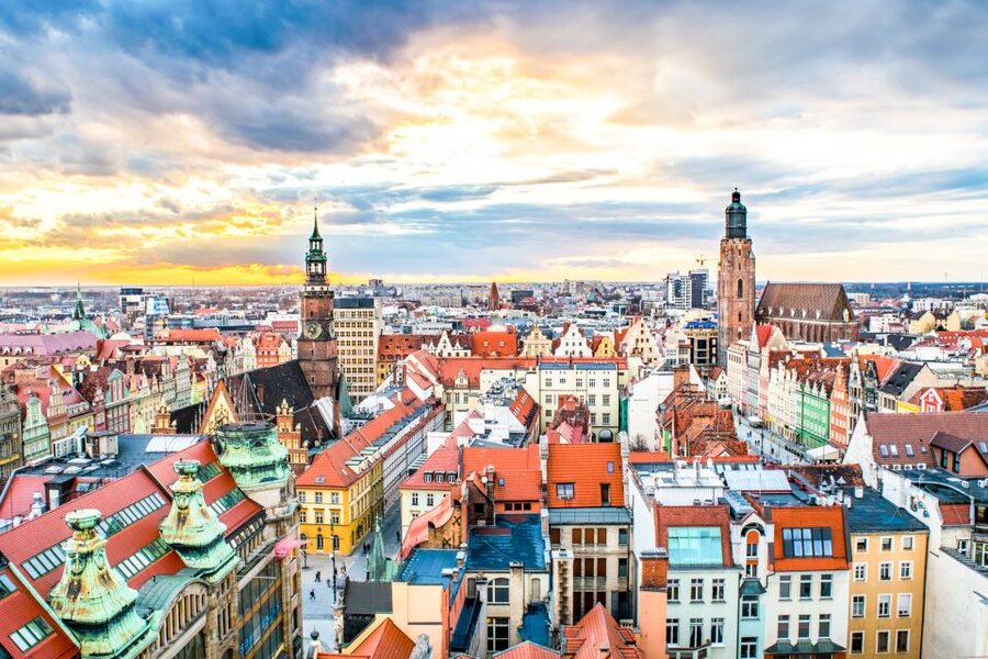 Wroclaw: Private Old Town Guided Walking Tour (2 hours) - Guide quality and languages, and how to get the most from it