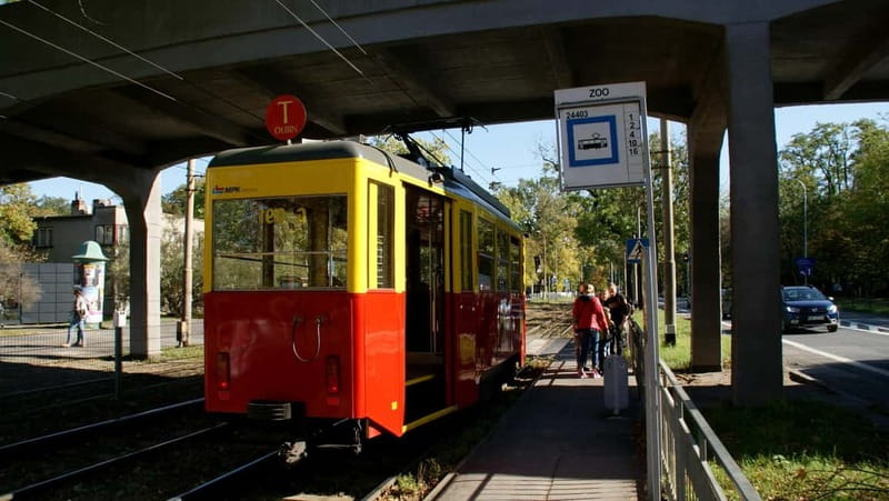 Wroclaw: Private Tour by smal Historic Tram 1,5h 13-16 seats - Ostrów Tumski and the Imperial Bridge return, for river-and-bridge framing