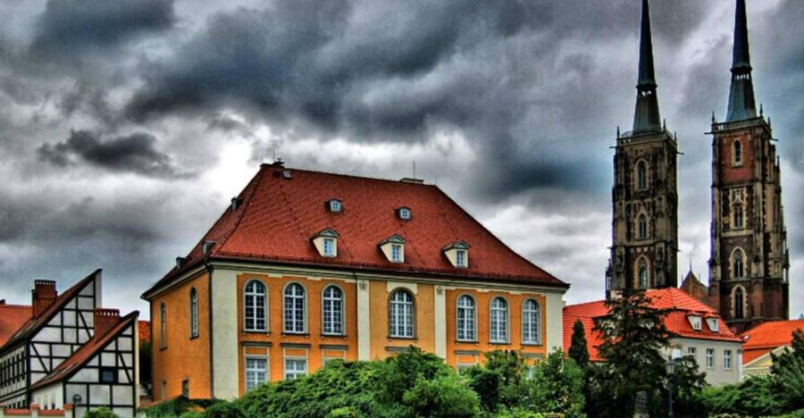 Wroclaw: Secrets of Wroclaw Walking Tour (2 hours) - Ostrów Tumski approach: old University passing stop and symbolic monuments