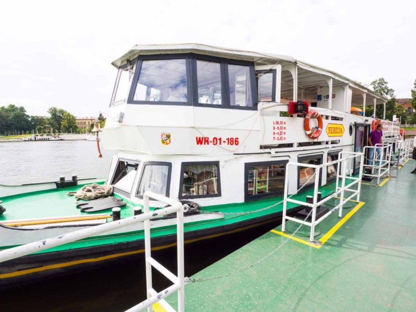 Wrocław: Short City Guided-Walk and Boat-Cruise (2 h) - Walking toward the river: Cathedral Island (Ostrów Tumski) from the promenade
