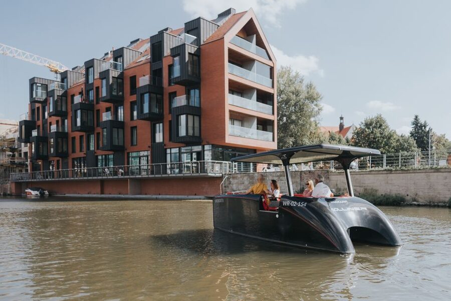Wroclaw: Solar Catamaran Cruise on the Odra River - Ostrów Tumski and the river islands: why Piaskowa, Daliowa, Tampa, and Slodowa matter
