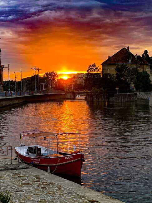 Wroclaw: Ticket for Old Town Boat Cruise - Service, Atmosphere, and What to Expect From the Crew
