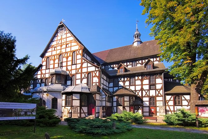 Wroclaw To Ksiaz Castle and Church of Peace in Swidnica - half day tour - Zamek Ksiaz in Walbrzych: 400+ rooms and the Hochberg era