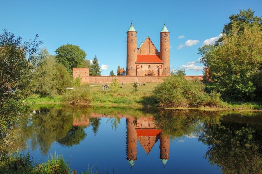 Zelazowa Wola: Frederic Chopin Half-Day Private Tour - The Botanical Garden Behind the Manor: A Useful Slow-Down